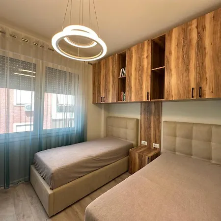 Clover Tirana