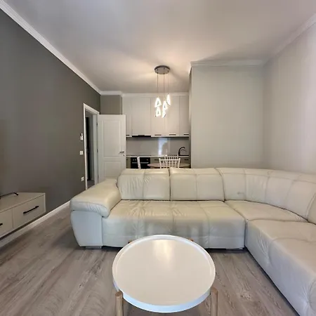 Clover Tirana